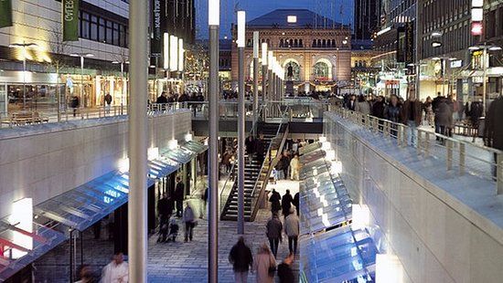 Niki de Sainte Phalle Promenade
