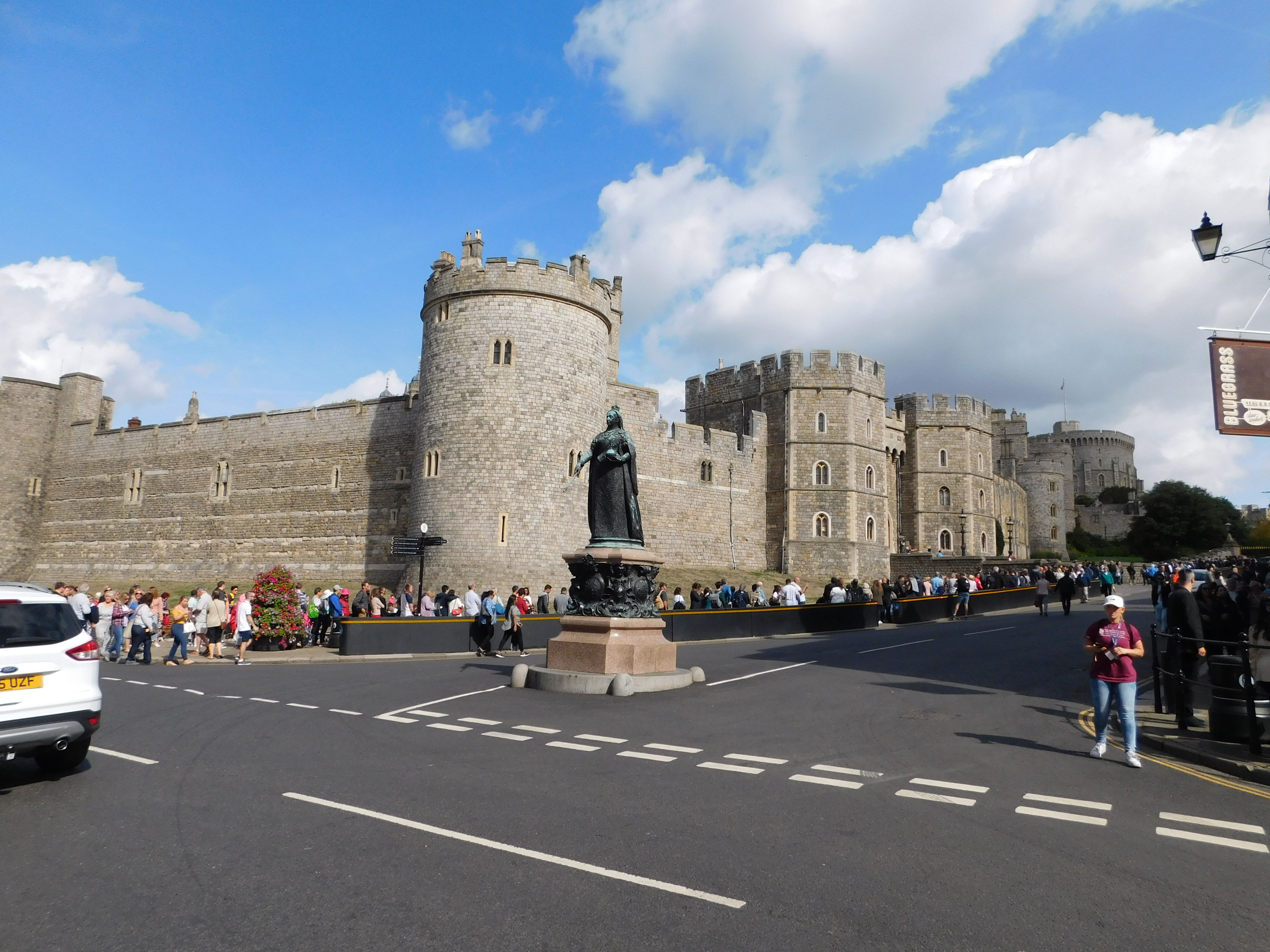 Queen Victoria Statue