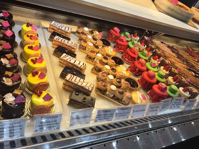 A La Petite Marquise