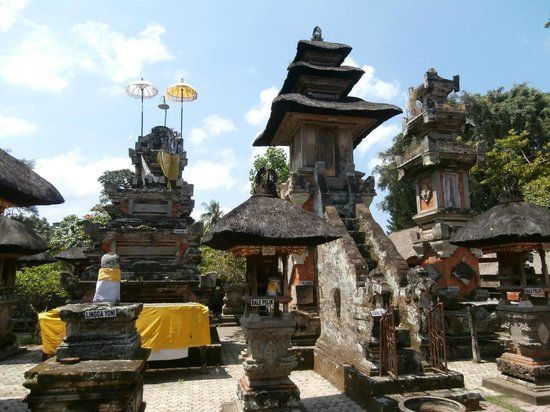 Pura Samuan Tiga Temple