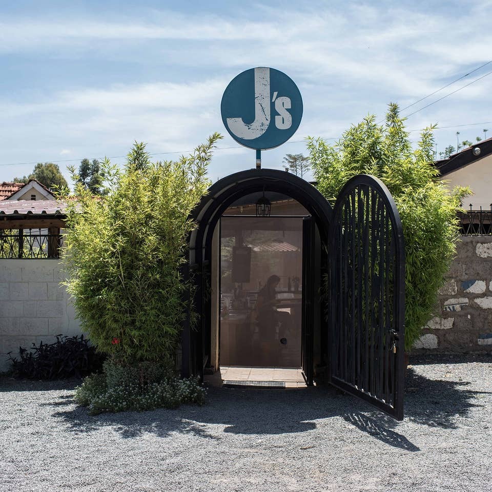 J's Fresh Bar & Kitchen