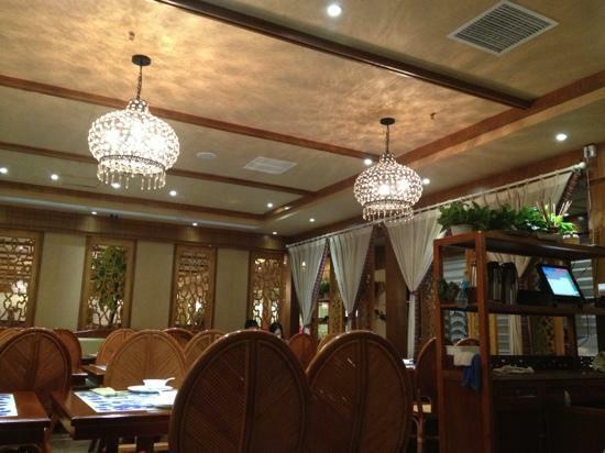 LvCha CanTing Hong Yue Cheng